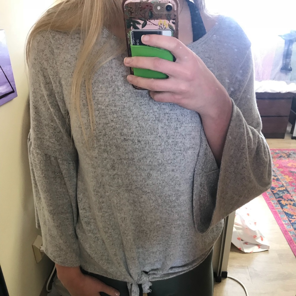 Gray top